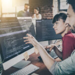 ウォーターフォール開発とは?アジャイル開発との違い、工程、使用例を解説